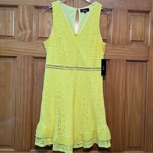Lulu’s Yellow Lace Dress Size Large NWT